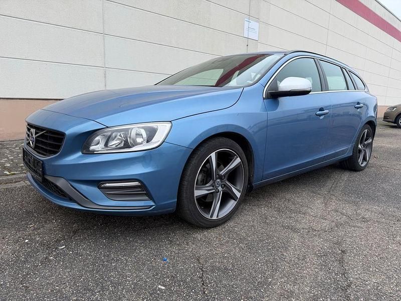 Gebraucht Volvo V60 R-Design 150 PS (110 kW) 2016 Blau Kombi