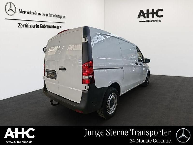 Gebraucht Mercedes Vito 163 PS (119 kW) 2022 Weiss Van