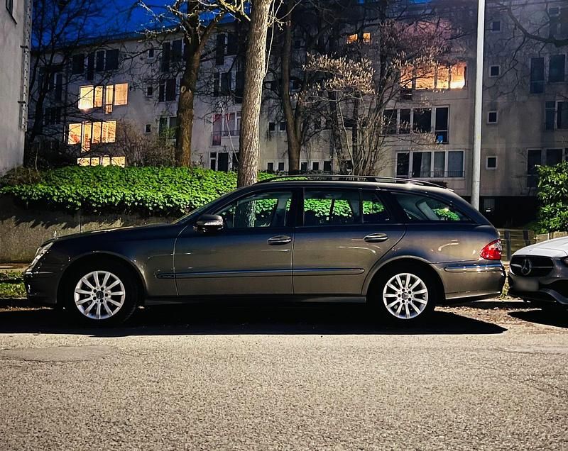 Gebraucht Mercedes E200 Elegance 184 PS (135 kW) 2006 Beige Kombi