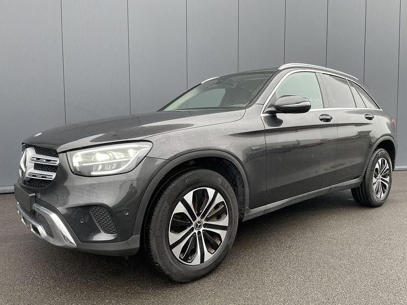 Grau Gebraucht 2021 Mercedes GLC300e Luxury SUV | 33.750 € (Guter Preis) - Bild 1/4