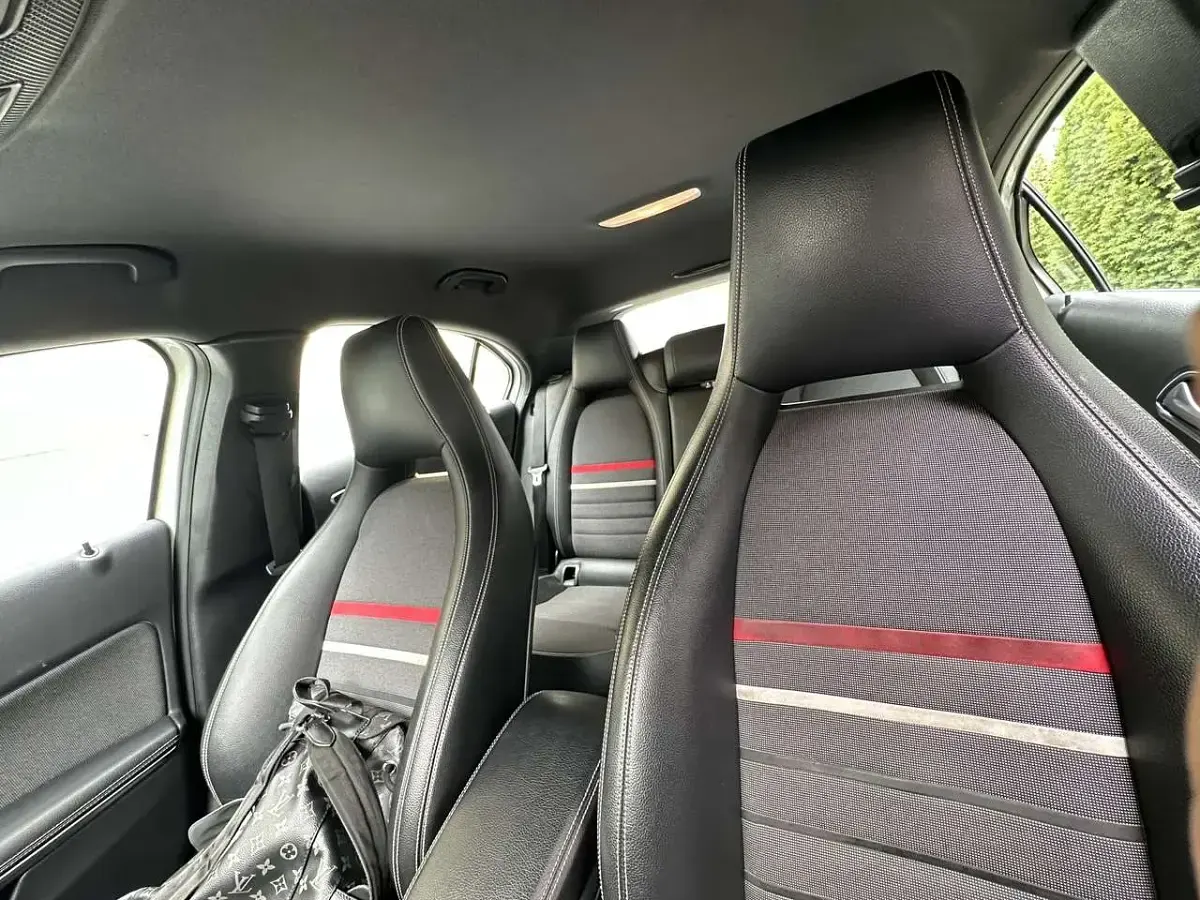 Gebraucht Mercedes A180 Urban 109 PS (80 kW) 2014 Kleinwagen