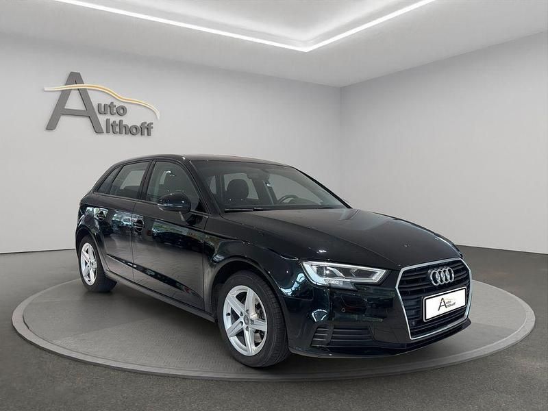Schwarz Gebraucht 2019 Audi A3 Comfort Limousine | 17.999 € (Superpreis) - Bild 1/3