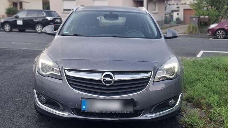 Grau Gebraucht 2015 Opel Insignia Kombi | 6.200 € (Fairer Preis) - Bild 1/4
