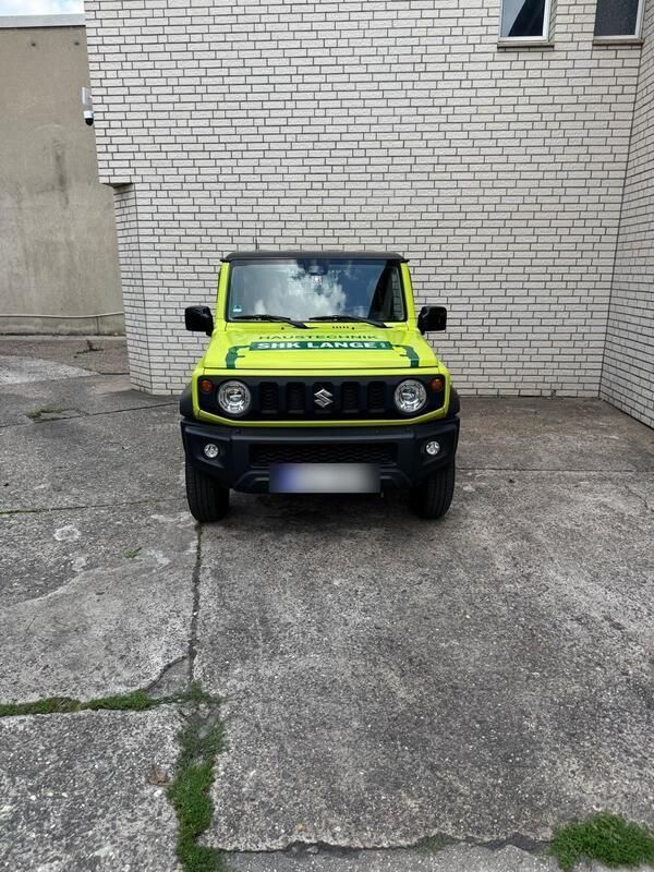 Grün Gebraucht 2020 Suzuki Jimny Comfort+ SUV | 26.000 € (Fairer Preis) - Bild 1/4