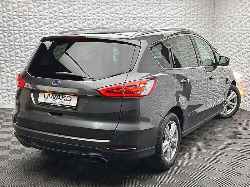 Gebraucht Ford S-MAX Titanium 165 PS (121 kW) 2019 Magneticgrau (metallic) Van / Kleinbus