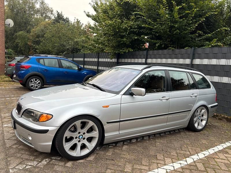Gebraucht BMW 330 231 PS (169 kW) 2005 Silber Kombi