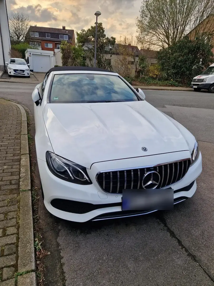 Gebraucht Mercedes E220 194 PS (142 kW) 2018 Weiß Cabrio
