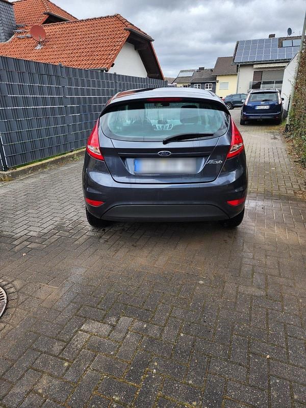 Gebraucht Ford Fiesta 82 PS (60 kW) 2009 Grau Kleinwagen