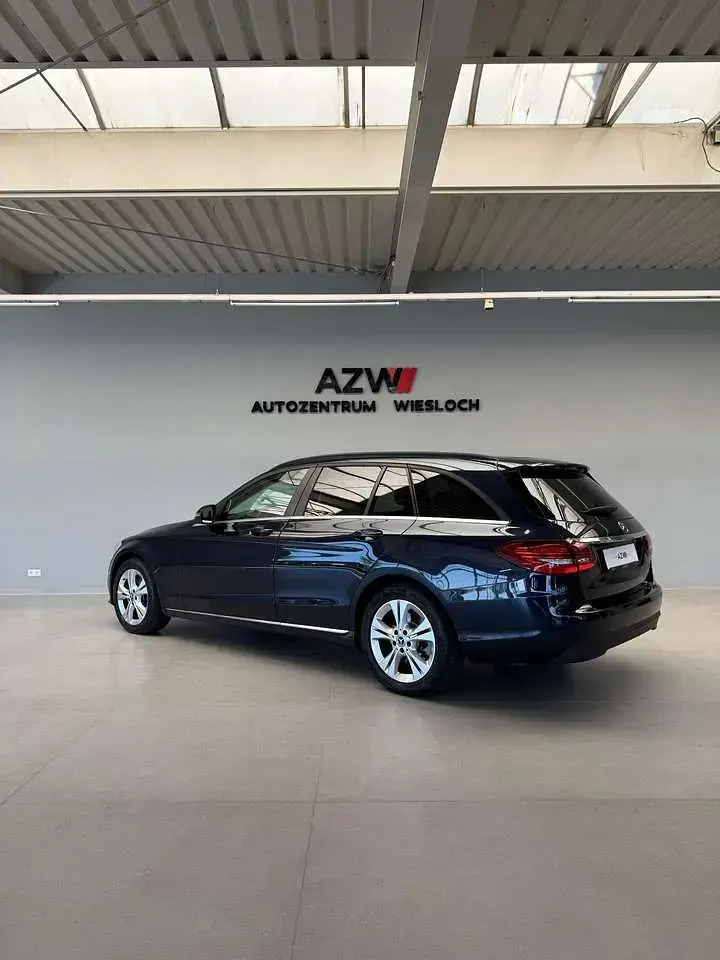 Gebraucht Mercedes C200 160 PS (117 kW) 2021 Cavansitblau Kombi
