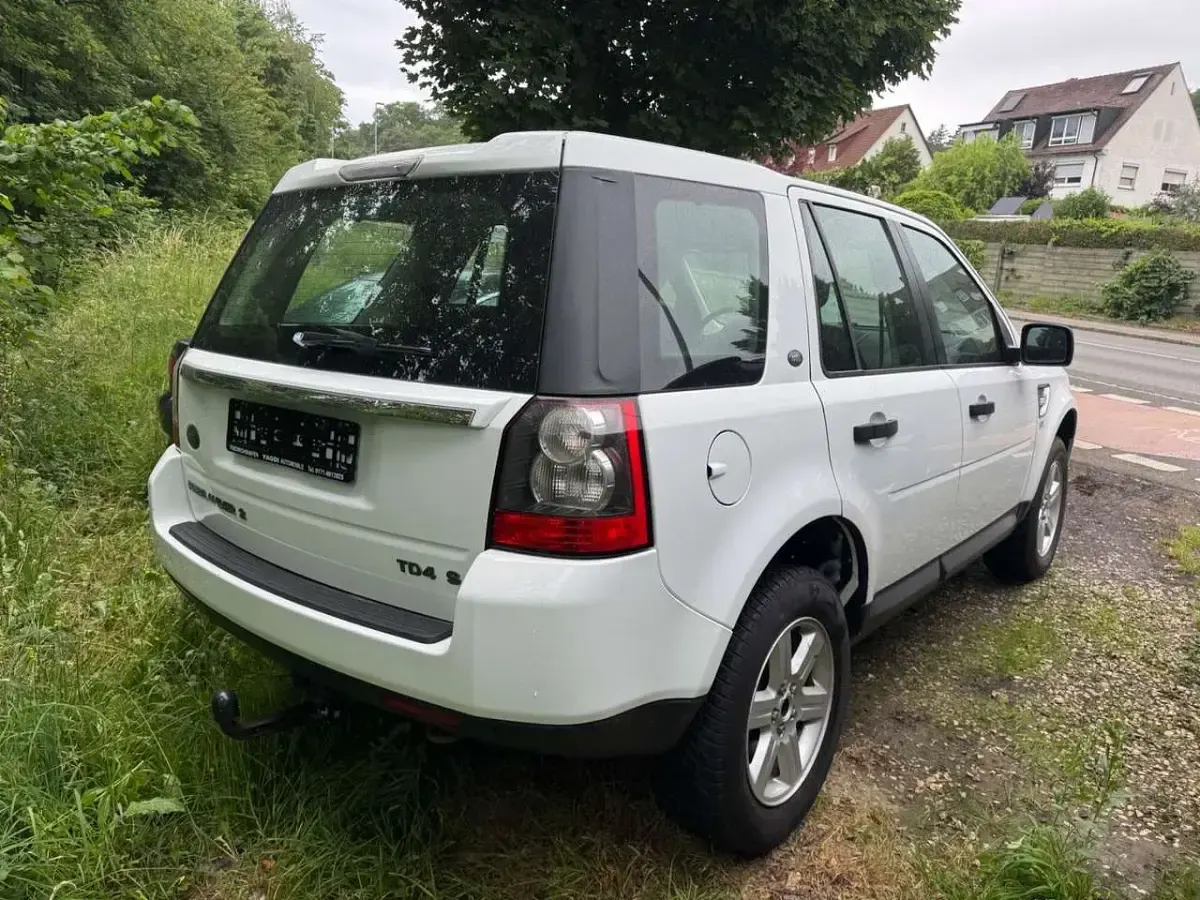 Gebraucht Land Rover Freelander 2 S 150 PS (110 kW) 2012 Fuji white SUV