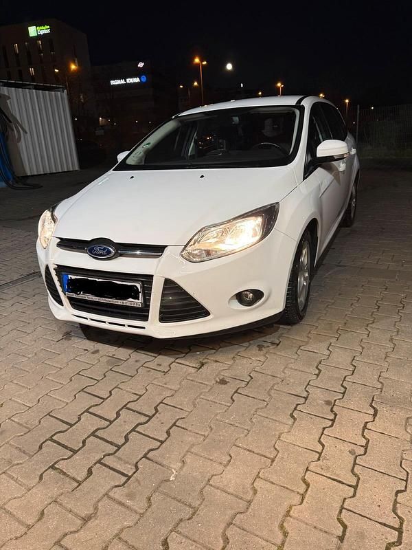 Gebraucht Ford Focus 2014 Weiß Kombi