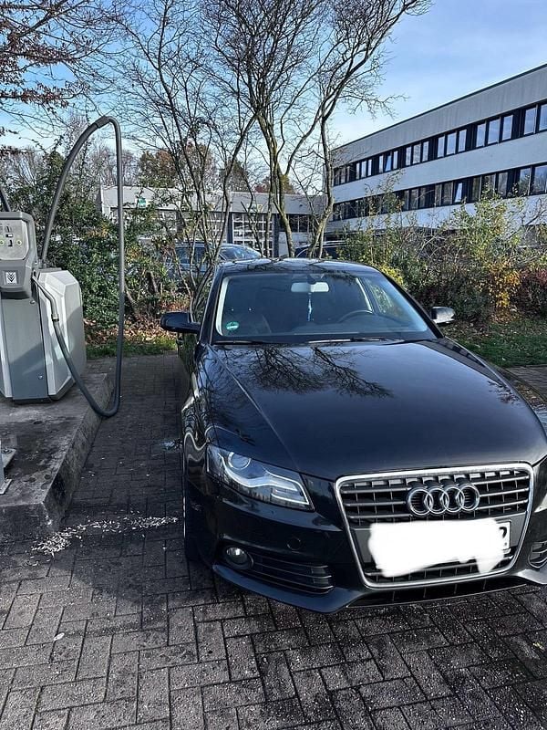 Gebraucht Audi A4 122 PS (89 kW) 2011 Schwarz Limousine