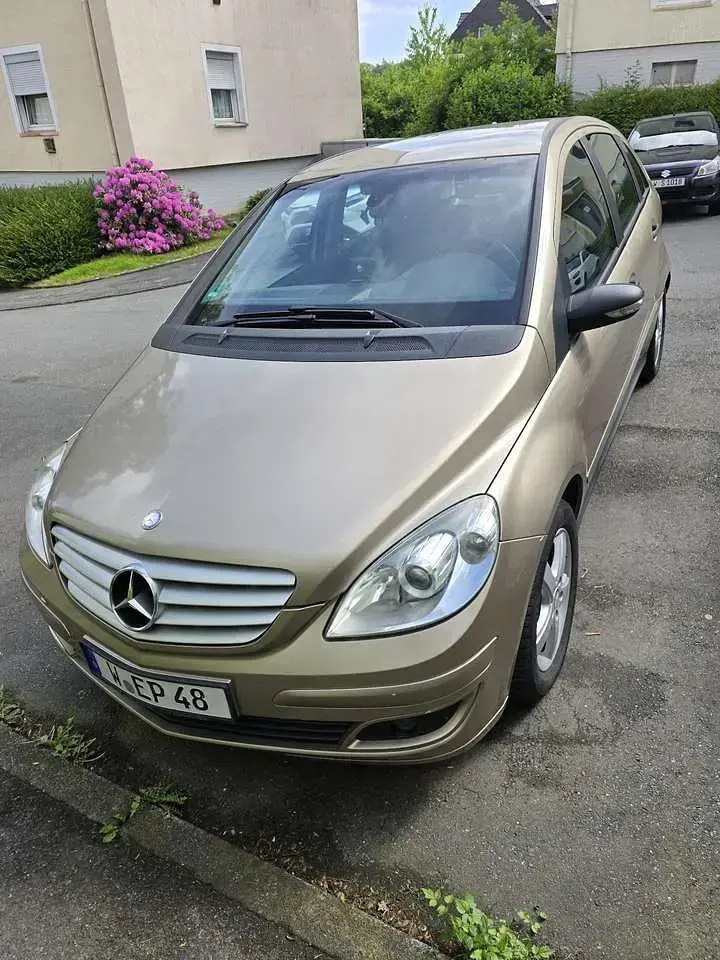 Gebraucht Mercedes B150 95 PS (69 kW) 2007 Beige Van / Kleinbus