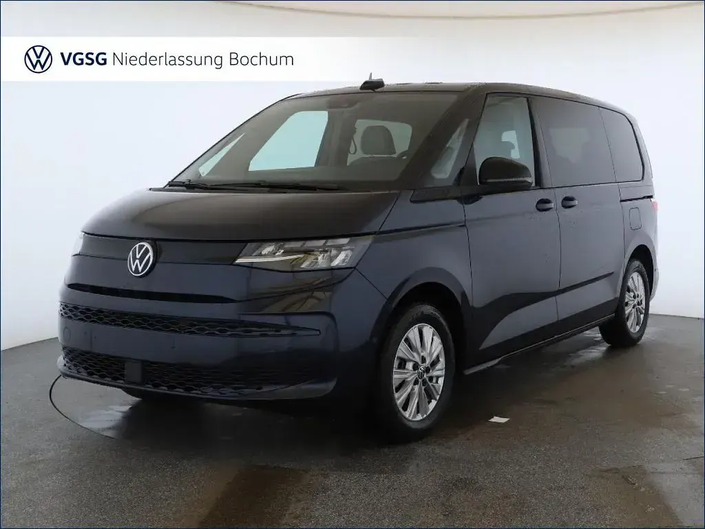 Gebraucht VW Multivan Basis 150 PS (110 kW) 2025 Blau Van / Kleinbus