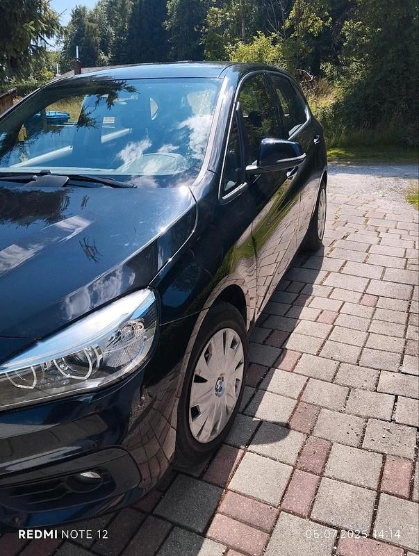 Schwarz Gebraucht 2015 BMW 218 Kombi | 11.750 € (Fairer Preis) - Bild 1/4
