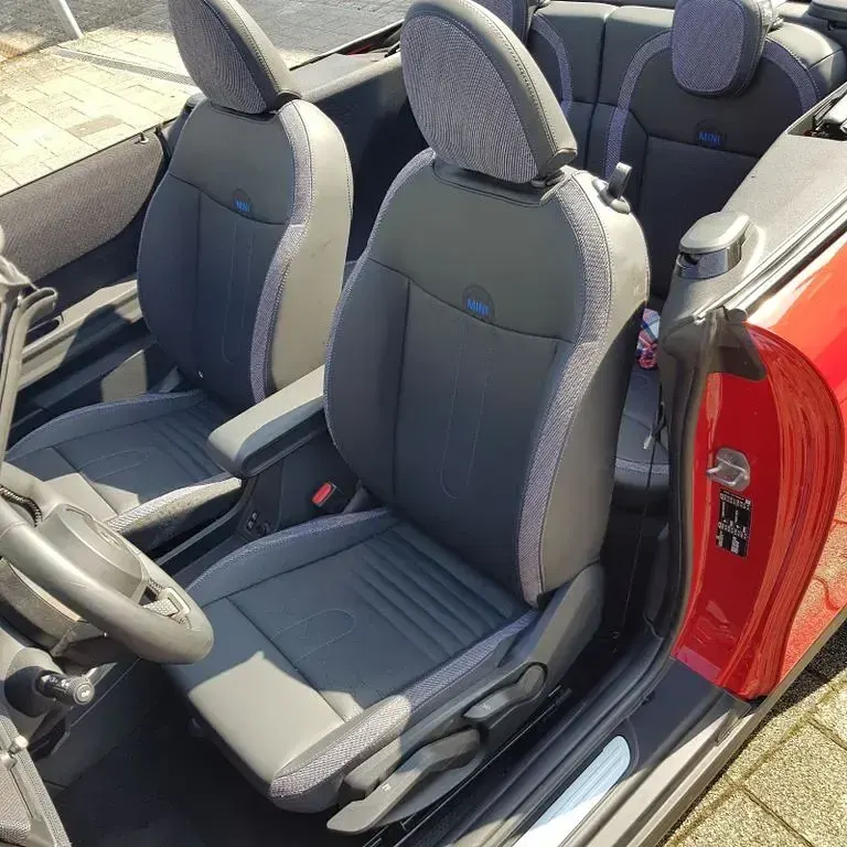 Gebraucht Mini Cooper Cabriolet 163 PS (119 kW) 2025 Rot Cabrio