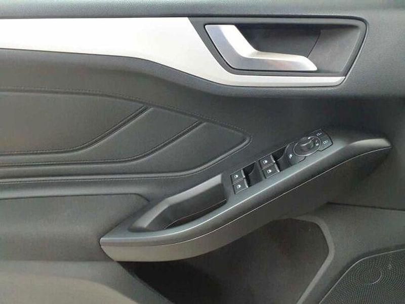 Gebraucht Ford Focus Cool & Connect 125 PS (91 kW) 2021 Polarsilber metallic Kombi