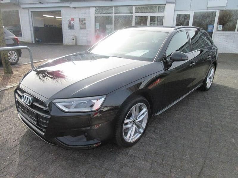 Gebraucht Audi A4 Advanced 150 PS (110 kW) 2023 Mythosschwarz (metallic) Kombi