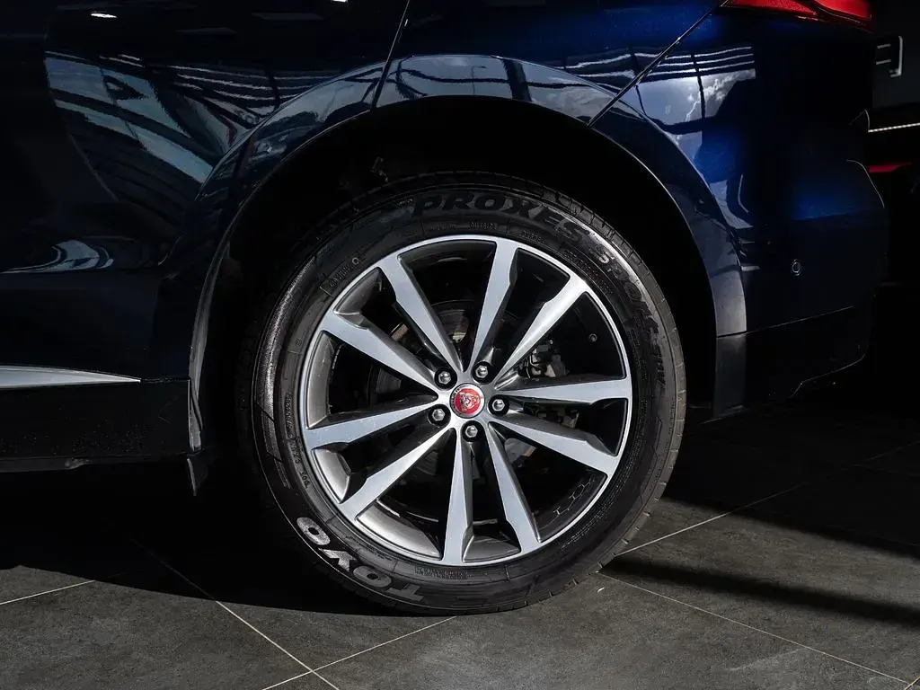 Gebraucht Jaguar F-Pace SE 250 PS (183 kW) 2021 Blau SUV
