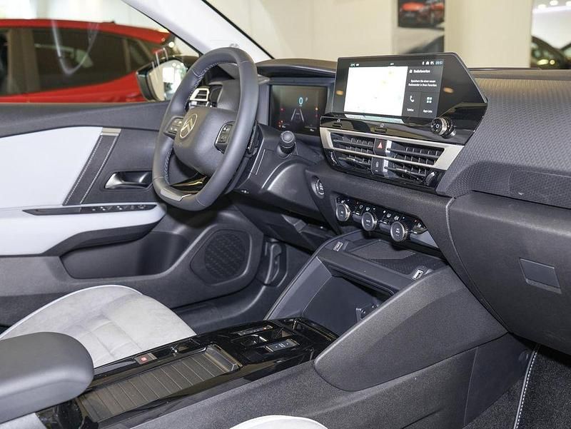 Gebraucht Citroën C4 145 PS (106 kW) 2025 Grau Limousine