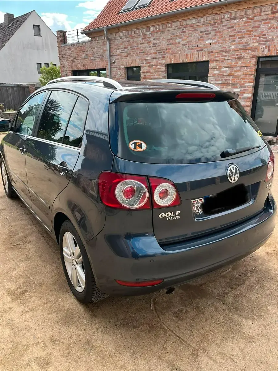 Gebraucht VW Golf VII Match 105 PS (77 kW) 2013 Blau Limousine