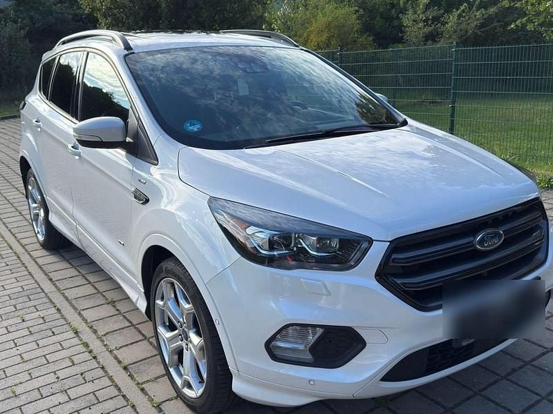 Weiß Gebraucht 2017 Ford Kuga ST-Line SUV | 17.500 € (Fairer Preis) - Bild 1/4
