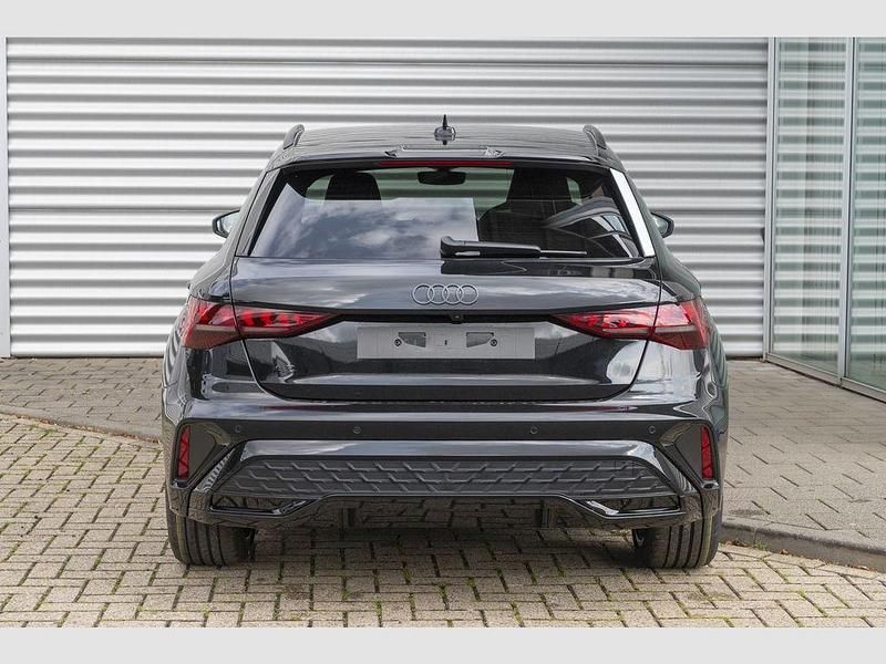 Gebraucht Audi A3 S-Line 150 PS (110 kW) 2025 Mythosschwarz metallic Limousine