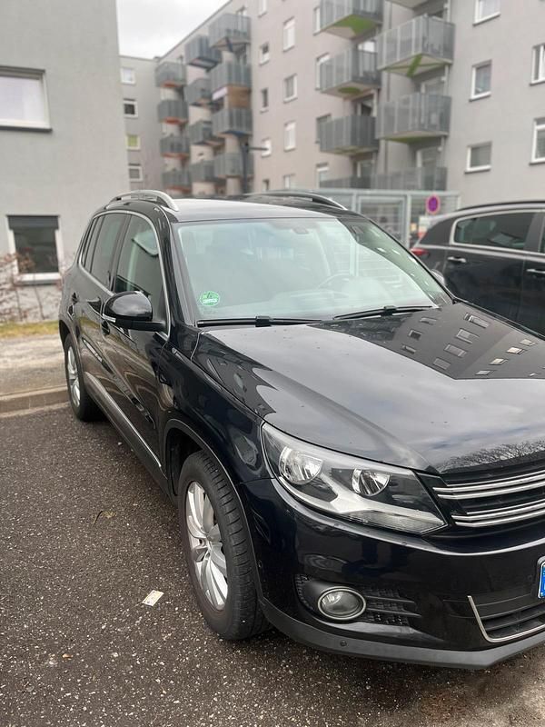 Gebraucht VW Tiguan 140 PS (102 kW) 2015 Schwarz SUV