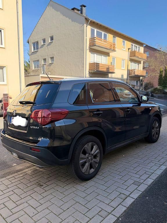 Gebraucht Suzuki Vitara Comfort 140 PS (102 kW) 2019 Schwarz SUV