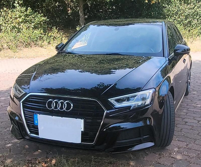 Schwarz Gebraucht 2017 Audi A3 Sportback S-Line Limousine | 16.900 € (Guter Preis) - Bild 1/4