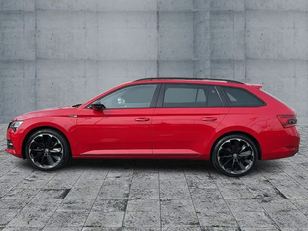 Gebraucht Skoda Superb SportLine 200 PS (147 kW) 2023 Velvetrot premium metallic Kombi