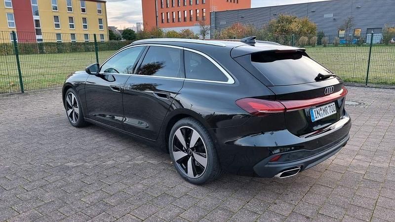 Gebraucht Audi A5 Ambiente 150 PS (110 kW) 2025 Schwarz Kombi