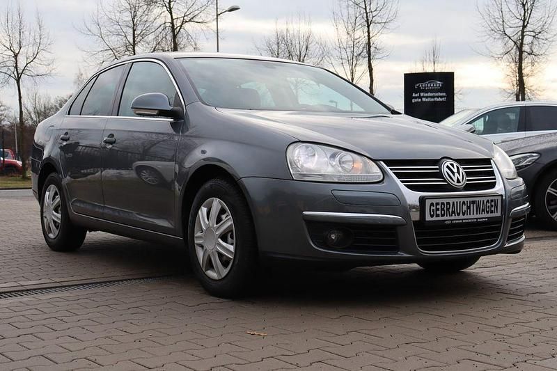 Platinum grey metallic Gebraucht 2006 VW Jetta Comfortline Limousine | 2.750 € (Guter Preis) - Bild 1/4