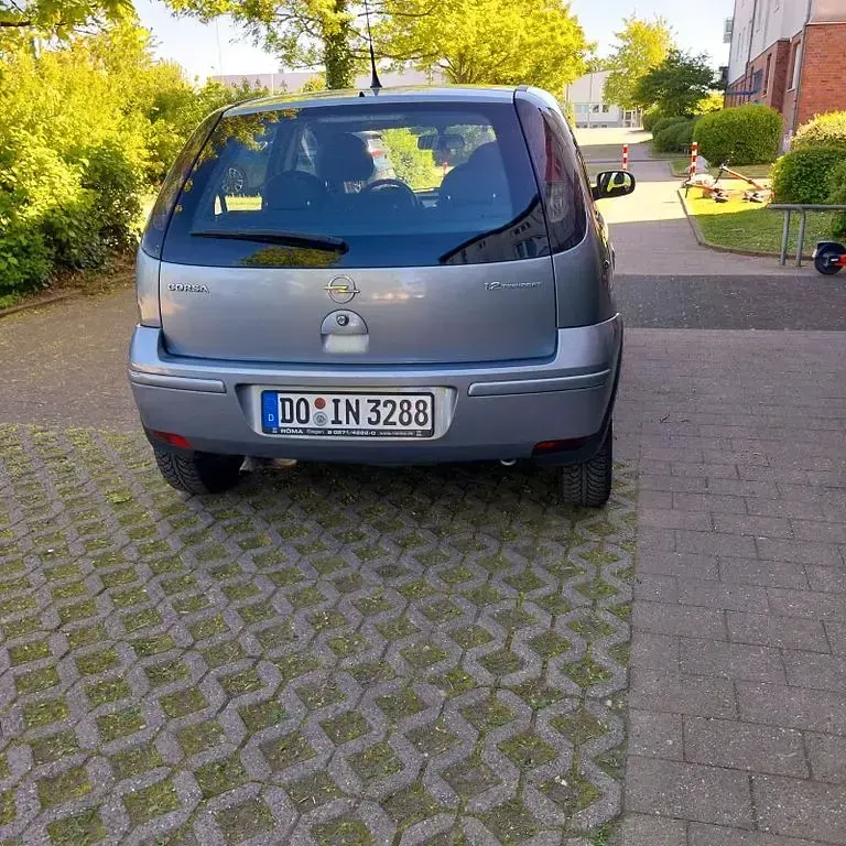 Używany Opel Corsa Enjoy 75 KM (55 kW) 2005 Szary Hatchback