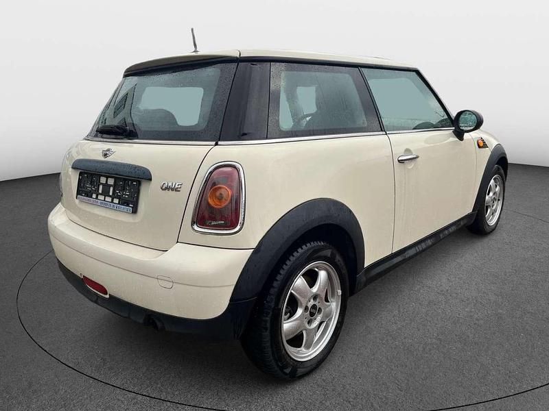 Gebraucht Mini ONE 75 PS (55 kW) 2009 Pepper white Kleinwagen