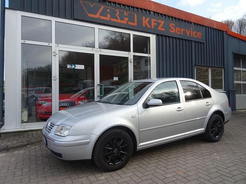 Gebraucht VW Bora 75 PS (55 kW) 2002 Silber Limousine