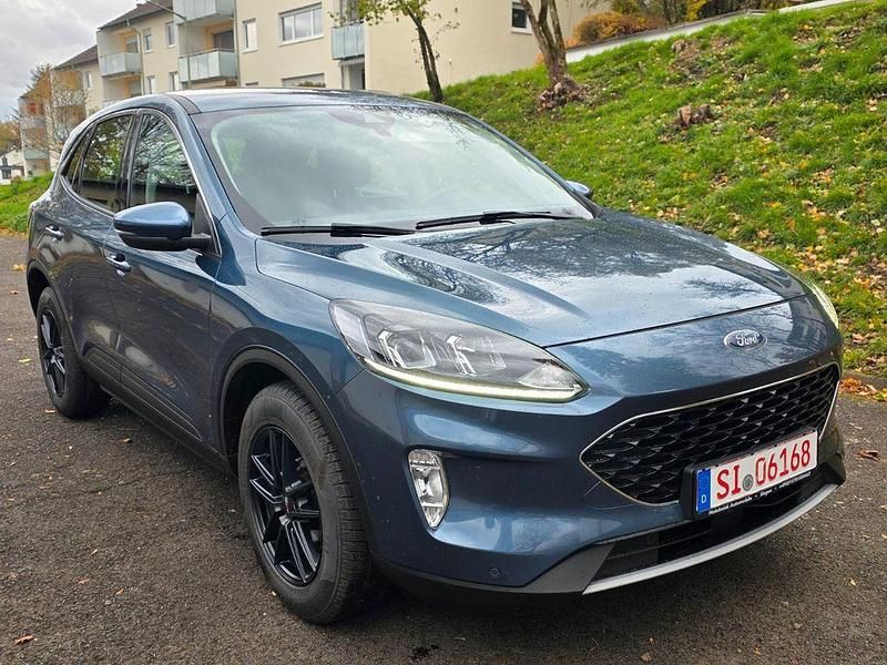 Gebraucht Ford Kuga 150 PS (110 kW) 2020 Chromablau metallic SUV