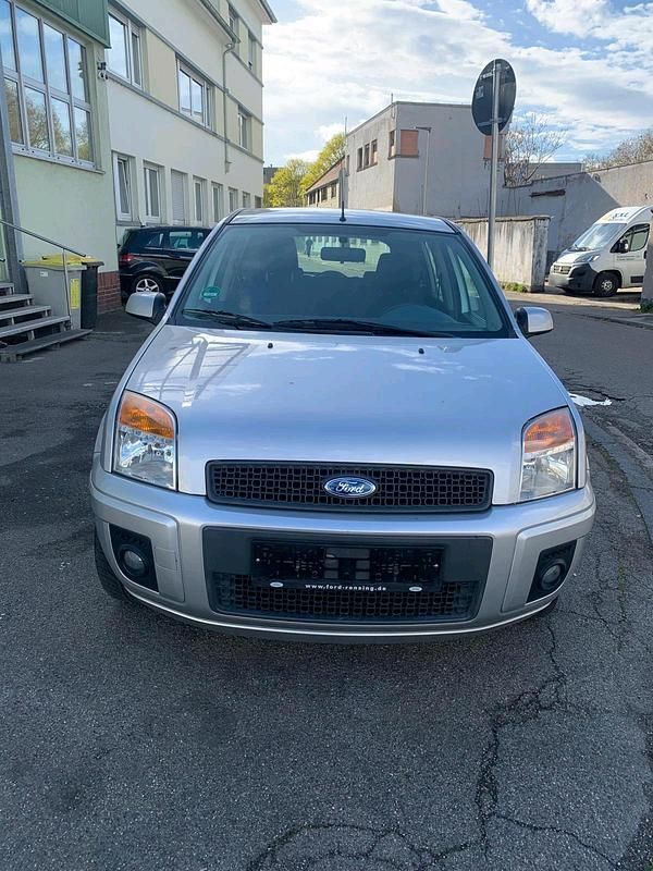 Gebraucht Ford Fusion 80 PS (58 kW) 2009 Silber Kleinwagen