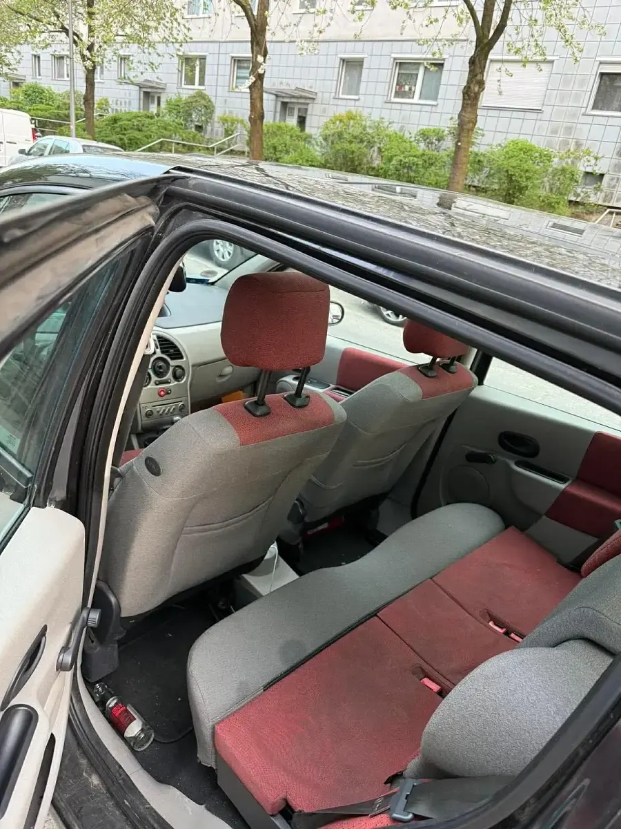 Gebraucht Renault Modus 75 PS (55 kW) 2006 Schwarz Van / Kleinbus