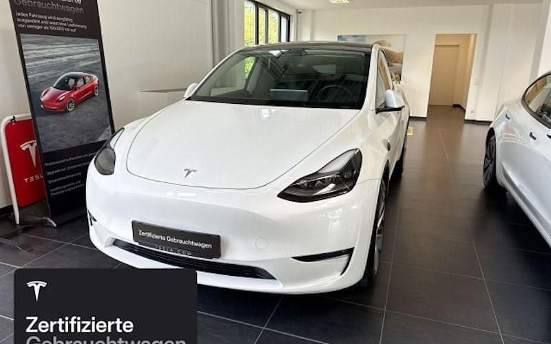 Weiß Gebraucht 2023 Tesla Model Y SUV | 32.800 € (Guter Preis) - Bild 1/4