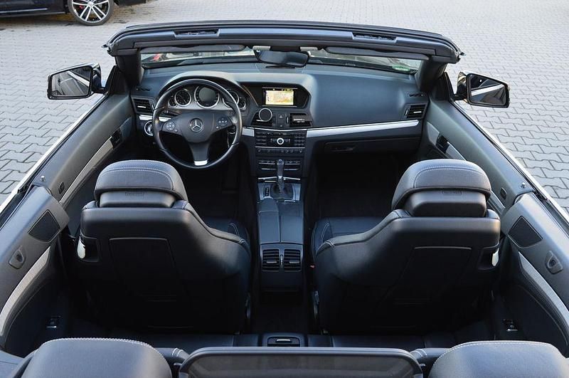 Gebraucht Mercedes E250 Avantgarde 204 PS (150 kW) 2011 Obsidianschwarz  metalliclack Cabrio