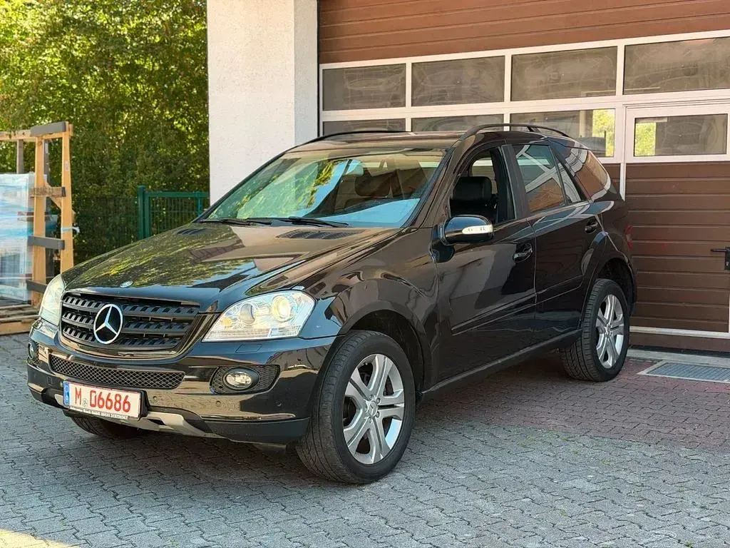 Gebraucht Mercedes ML320 224 PS (164 kW) 2007 Schwarz SUV