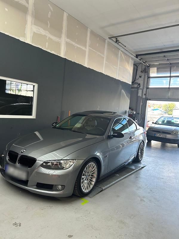 Gebraucht BMW 330 272 PS (200 kW) 2007 Grau Coupé