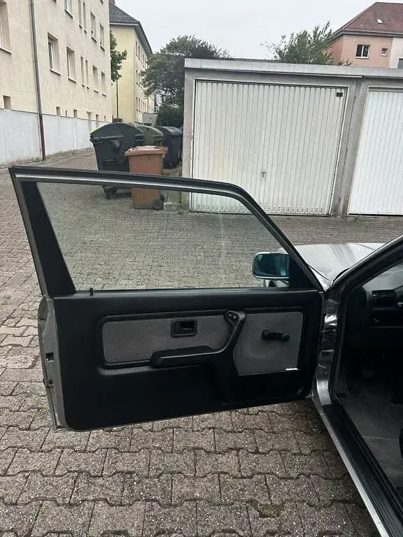 Gebraucht BMW 320 Performance 129 PS (94 kW) 1988 Silber Coupé