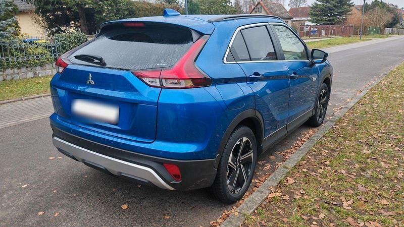 Usado Mitsubishi Eclipse Cross Basis 188 HP (138 kW) 2022 Azul SUV