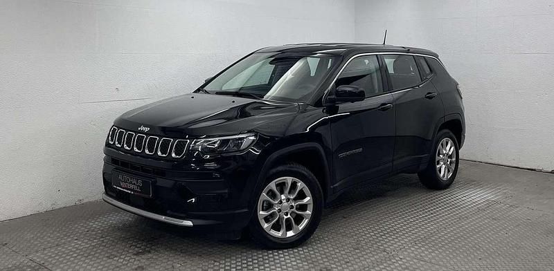 Gebraucht Jeep Compass Altitude 235 PS (172 kW) 2024 Solid black SUV