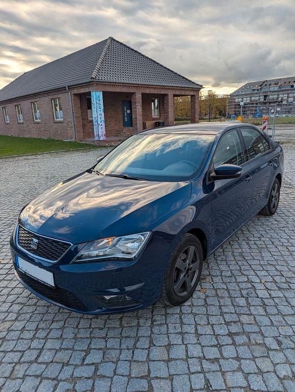 Blau Gebraucht 2015 Seat Toledo Style Limousine | 5.500 € (Superpreis) - Bild 1/4
