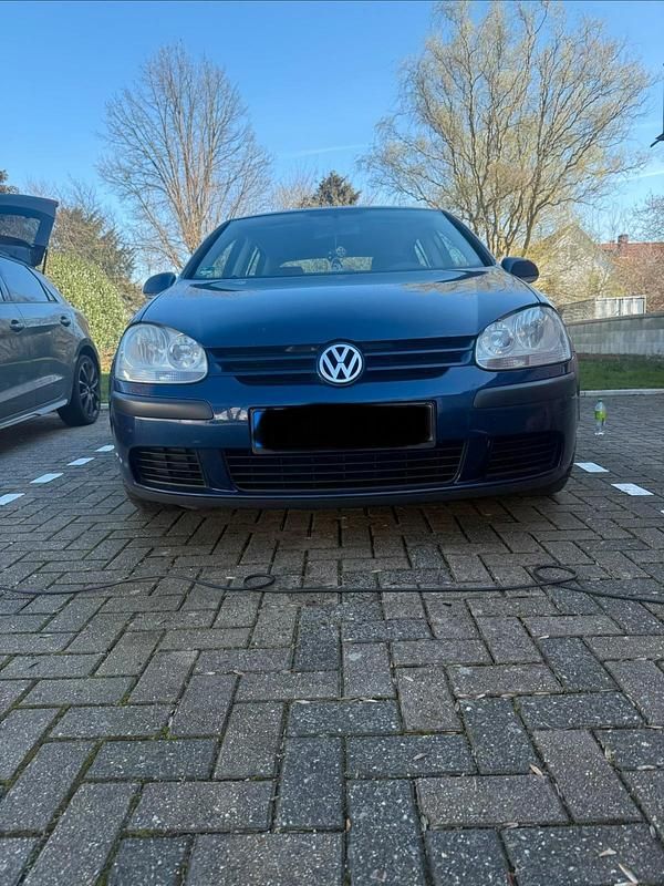 Gebraucht VW Golf V 105 PS (77 kW) 2005 Blau Kleinwagen