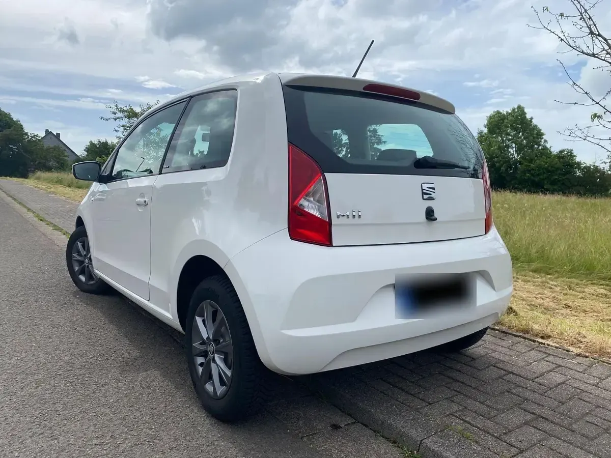 Gebraucht Seat Mii I-Tech 75 PS (55 kW) 2015 Weiß Kleinwagen