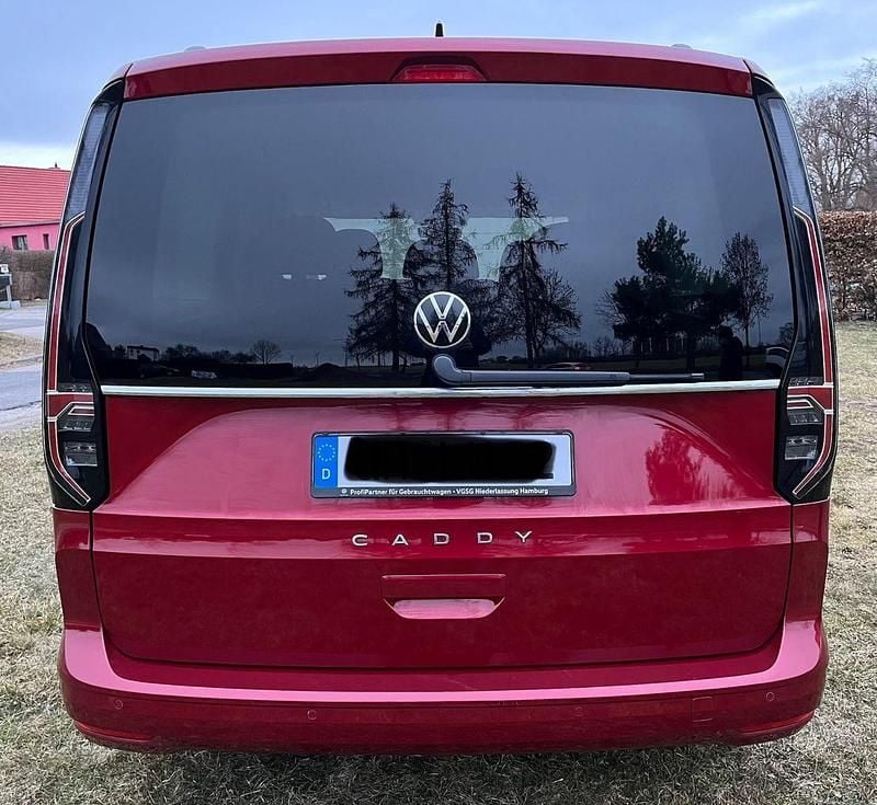 Gebraucht VW Caddy Style 122 PS (89 kW) 2022 Rot Van / Kleinbus